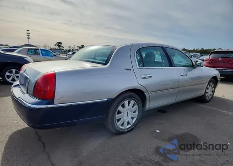 2007 Lincoln Town Car Signature Limited from USA, damaged, VIN 1LNHM82V17Y609197